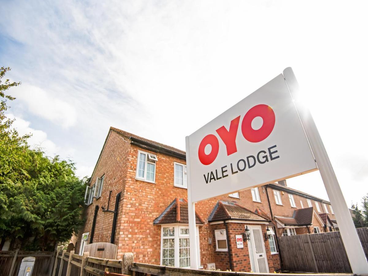 Oyo Vale Lodge Windsor Exterior photo